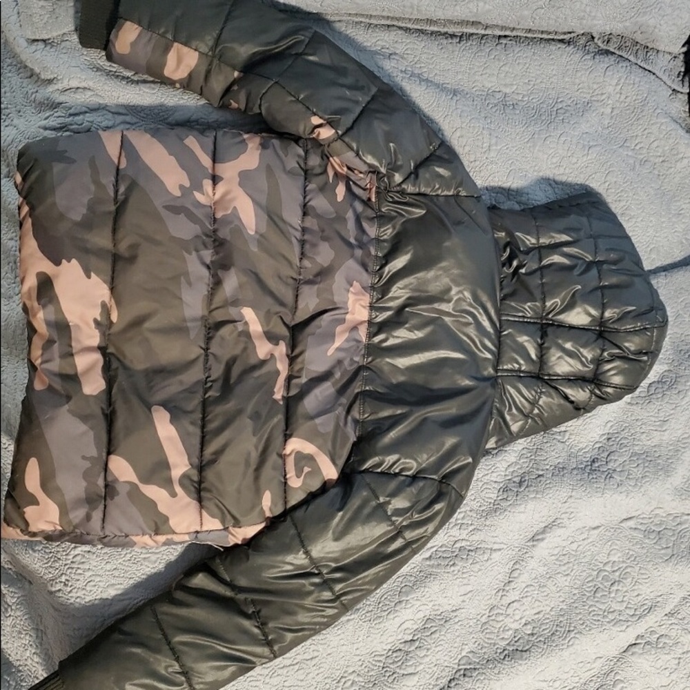 Micheal Kors Boys size 7 winter coat.